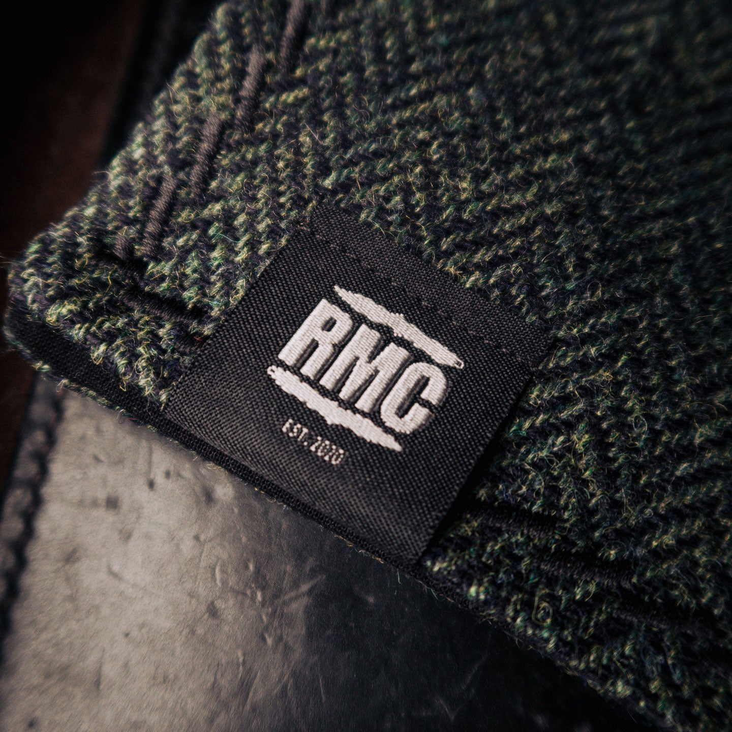 EDC Hank | Grün / Dunkelblau Fischgrät | Tweed | 100% Shetland Wolle