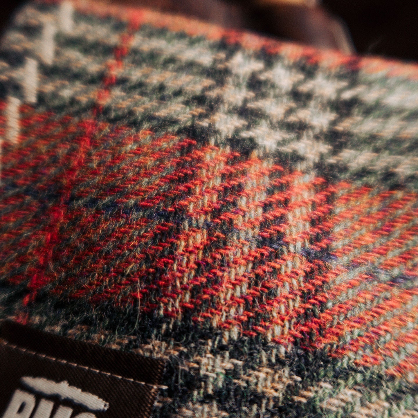 EDC Hank | Rot / Grün kariert | Tweed | 100% Shetland Wolle