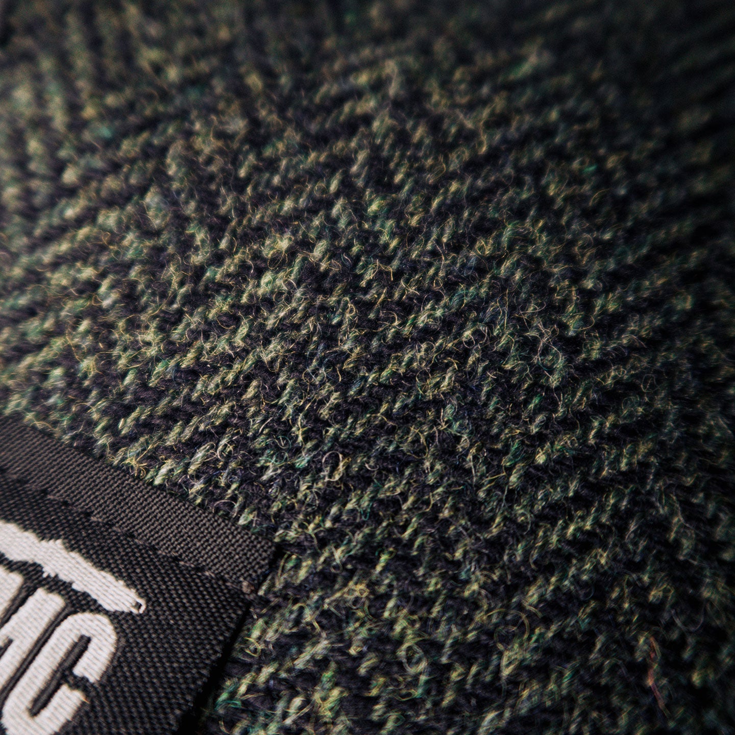 EDC Hank | Grün / Dunkelblau Fischgrät | Tweed | 100% Shetland Wolle
