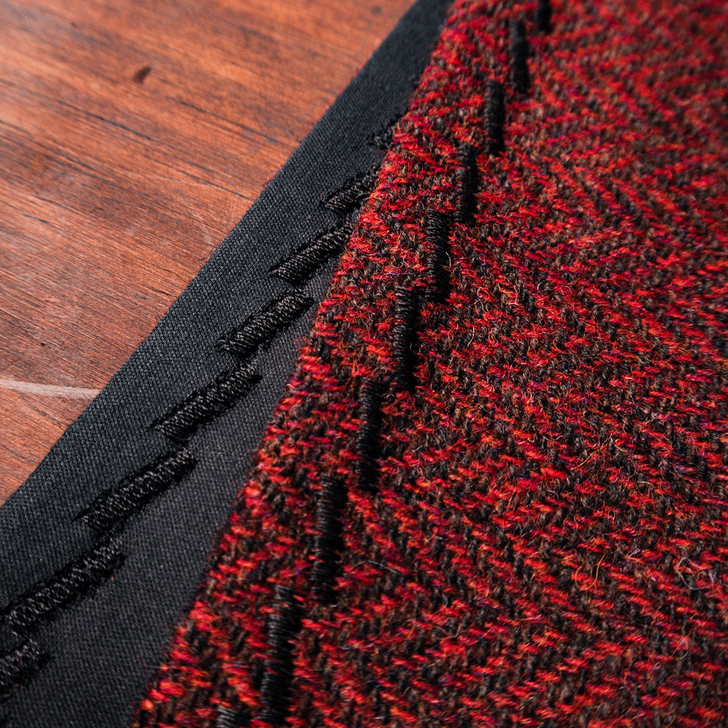 EDC Hank | Rot Fischgrät | Tweed | 100% Shetland Wolle