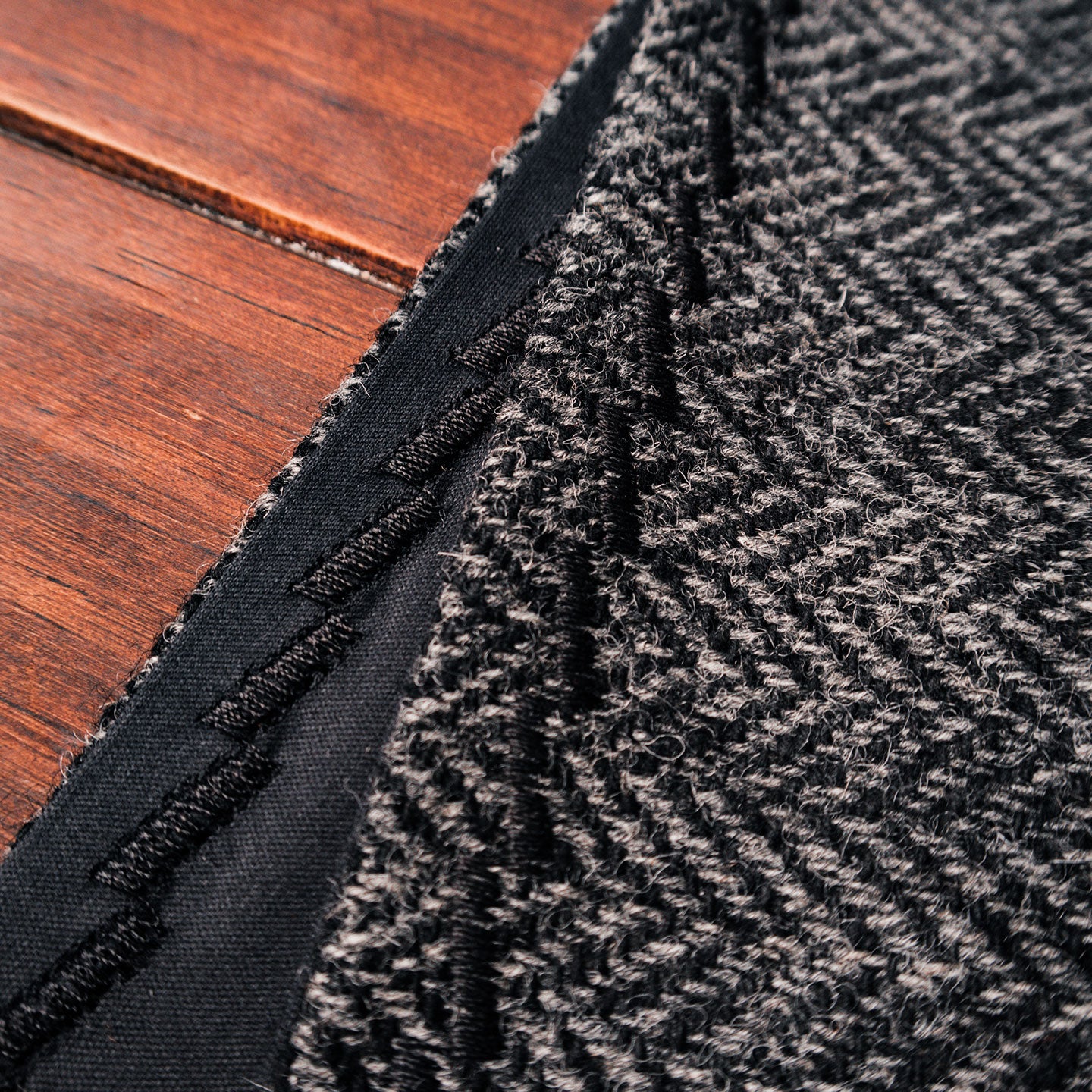 EDC Hank | Grau Fischgrät | Tweed | 100% Shetland Wolle