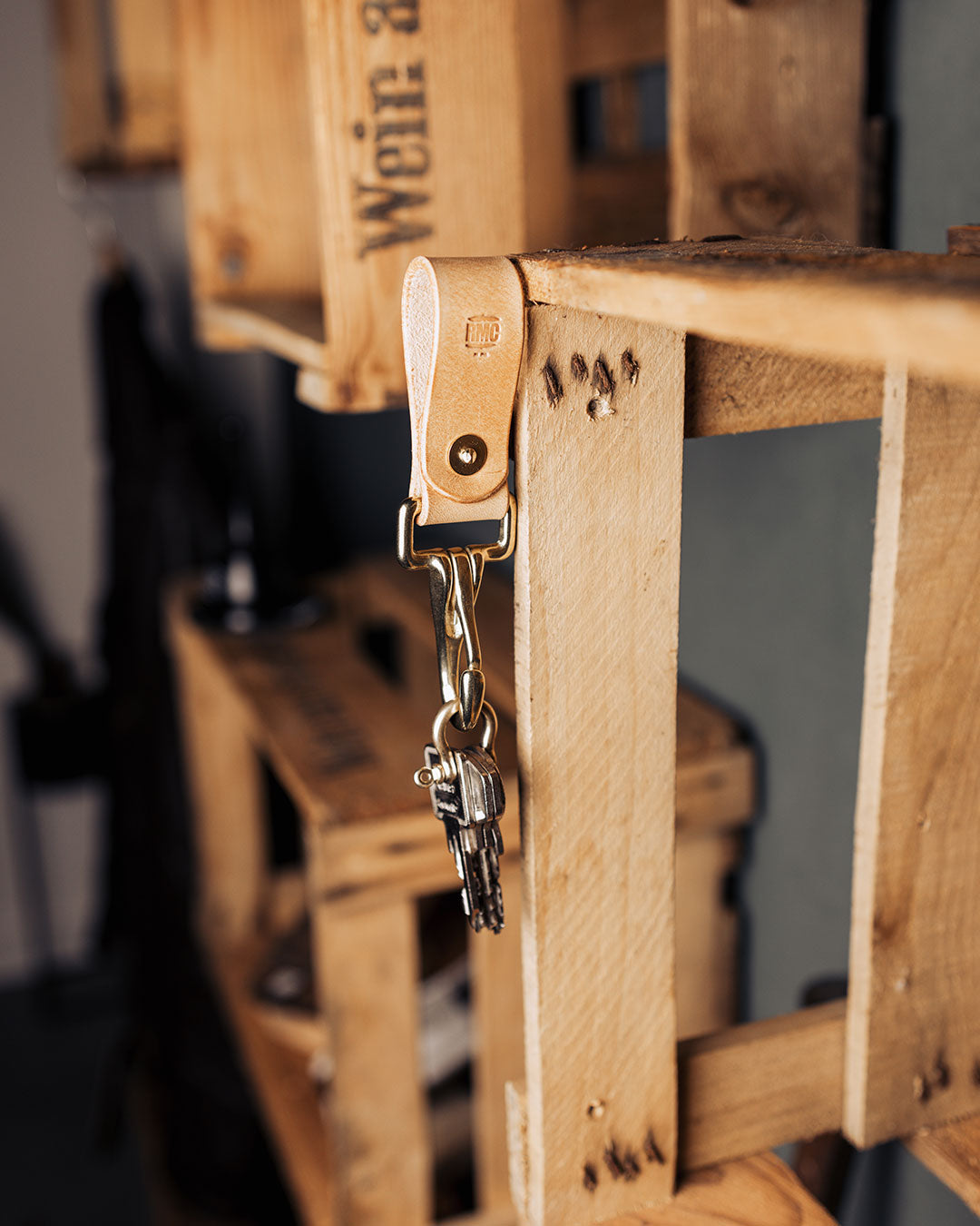 Belt Key Hanger | Natural Pre-patinated | Leather / Brass