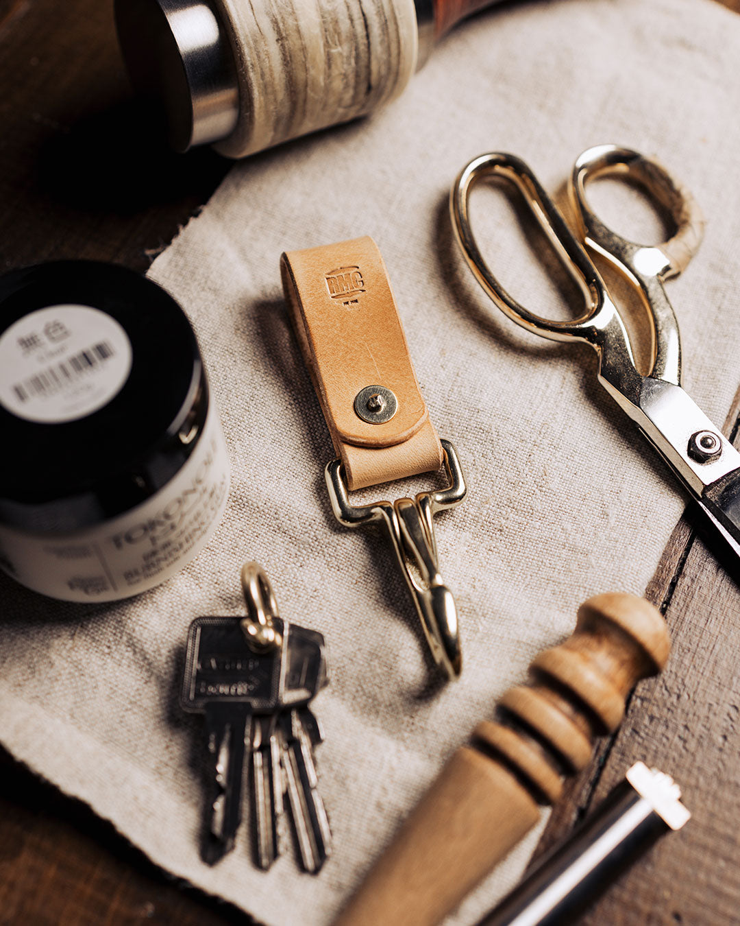 Belt Key Hanger | Natural Pre-patinated | Leather / Brass