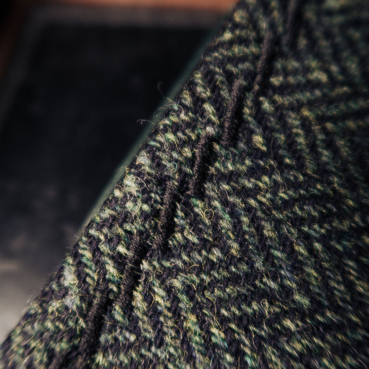 handkerchief | green / dark blue herringbone | shetland tweed
